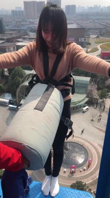 最新爆料蹦极视频大全集,揭秘最新蹦极视频大全集，惊险瞬间尽收眼底  第2张